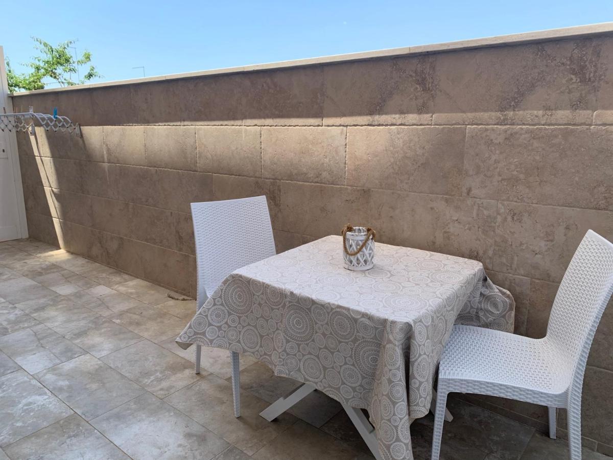 Monolocali White Angel Apartments Porto Cesareo Kültér fotó